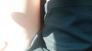 車内でこっそりあそこをさわさわ