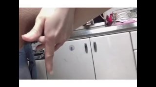 ガクガクしちゃうほど気持ちい立ちオナ痙攣おなにー(素人、個人撮影、無修正